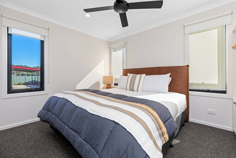 Superior, Family, Cabin, King Bed, 2 Bunk Beds