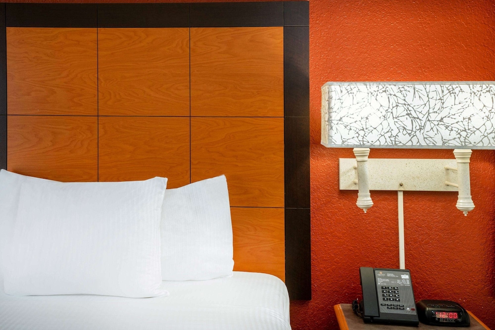 La Quinta Inn & Suites by Wyndham Nashville Airport/Opryland 21/38