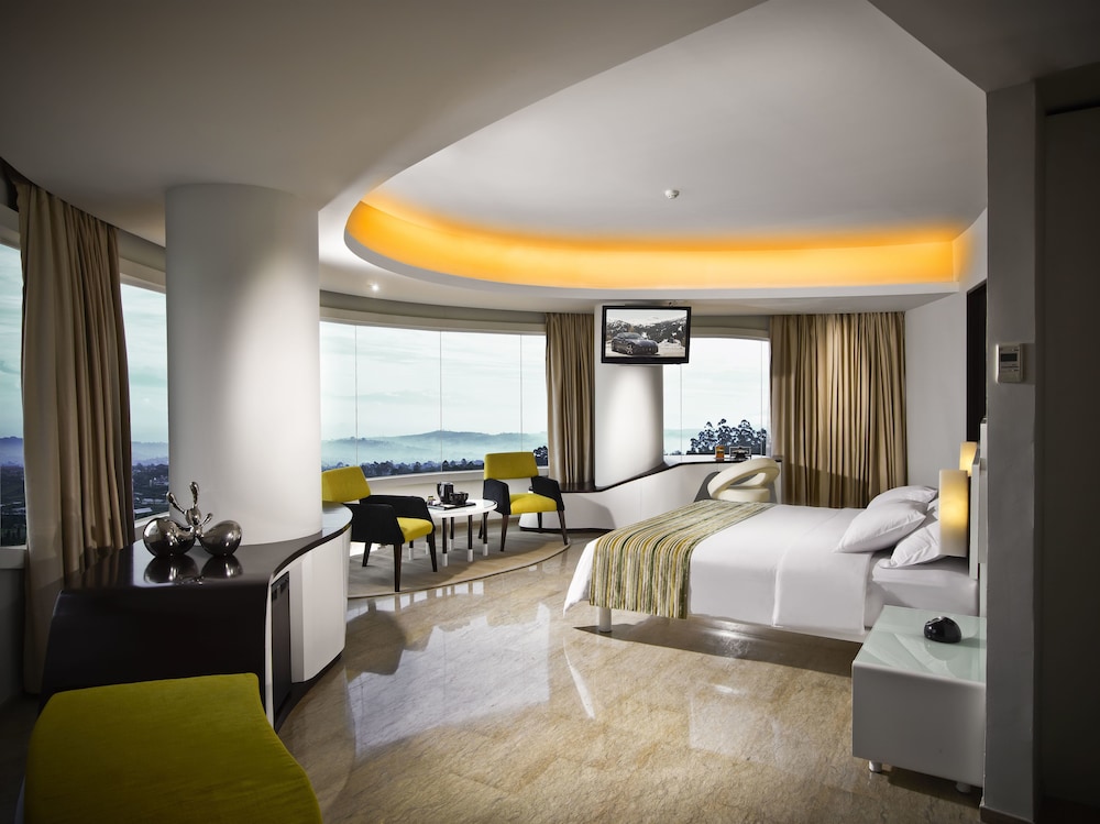 Sensa Hotel 43/64