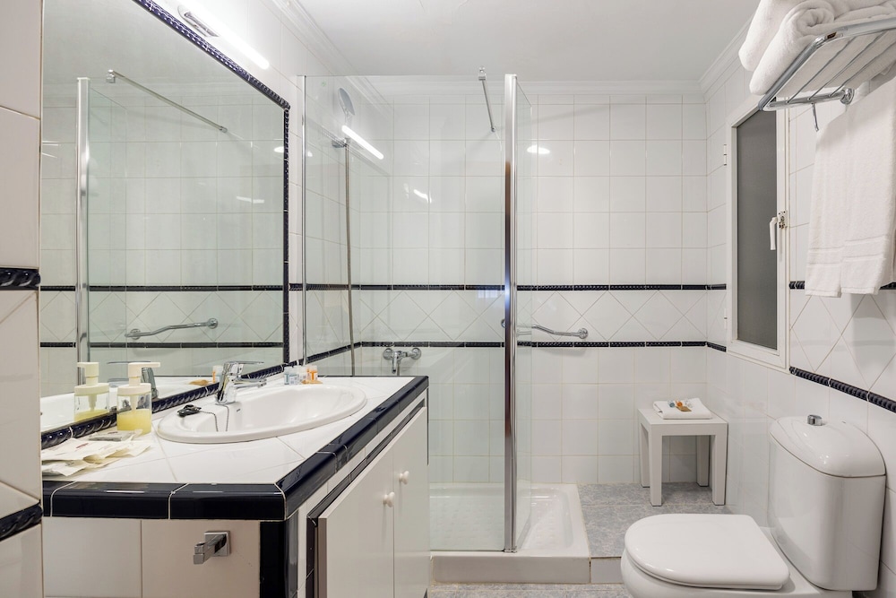 Bh Atarazanas Malaga Boutique Hotel 45/50