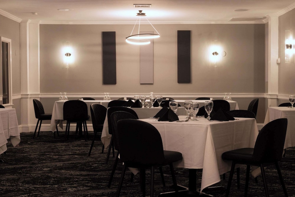 Inn on the Square, Ascend Hotel Collection 44/58