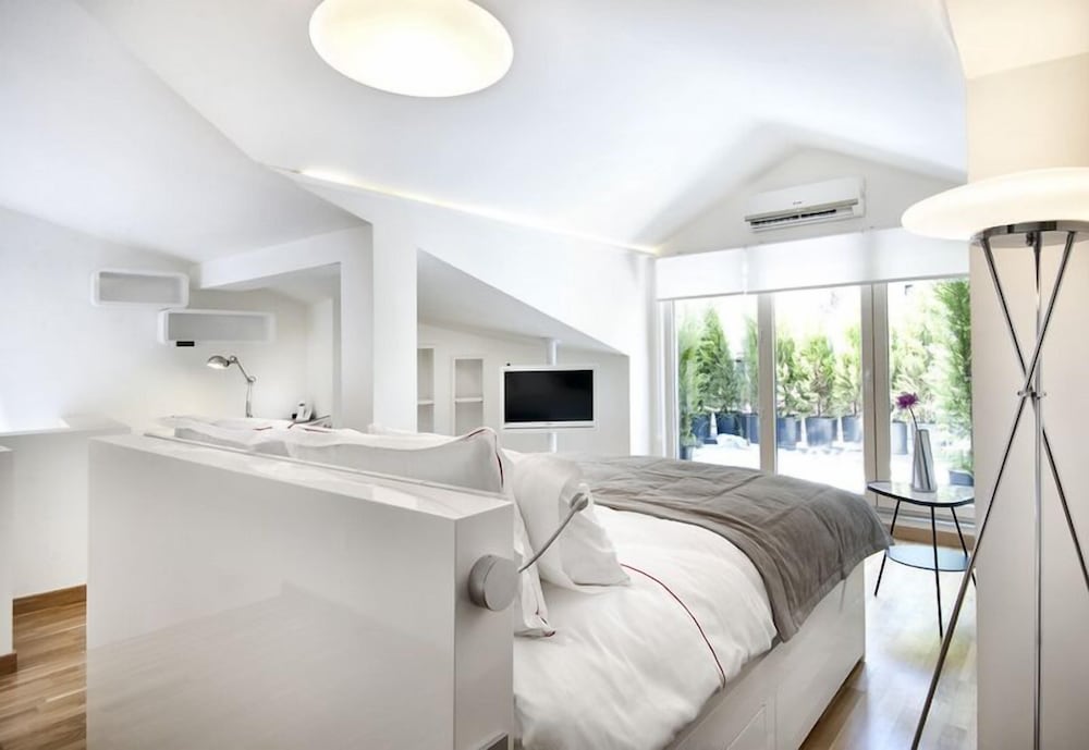 NURU ZIYA SUITES 19/82