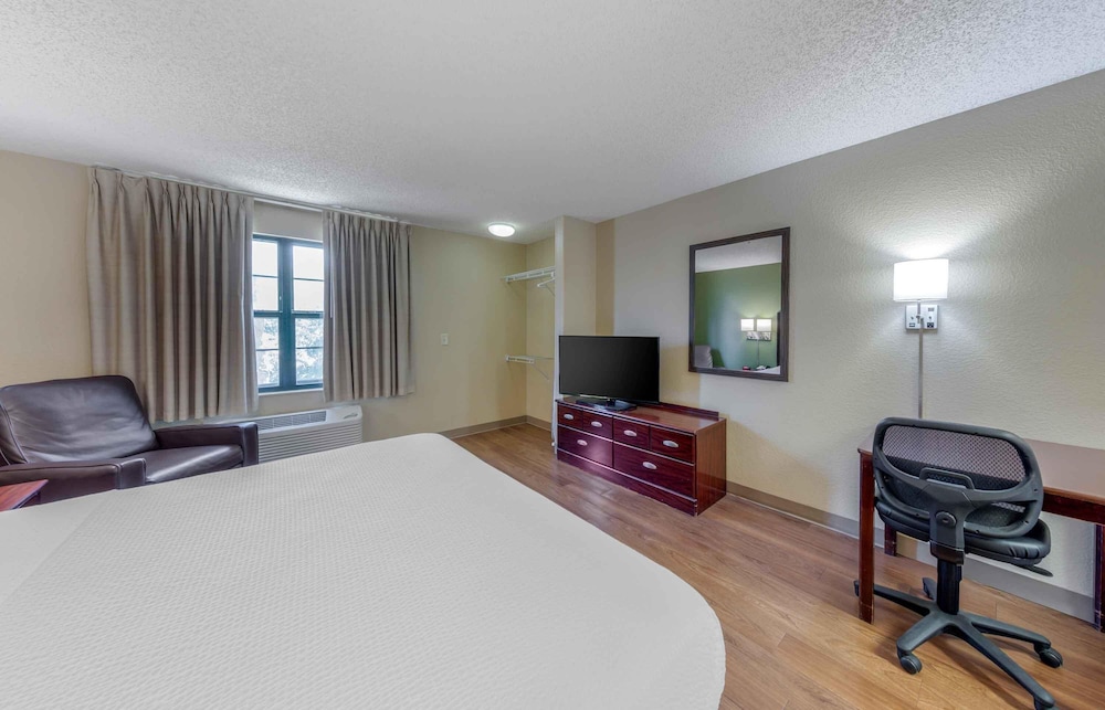 Extended Stay America Suites Los Angeles Arcadia 8/51