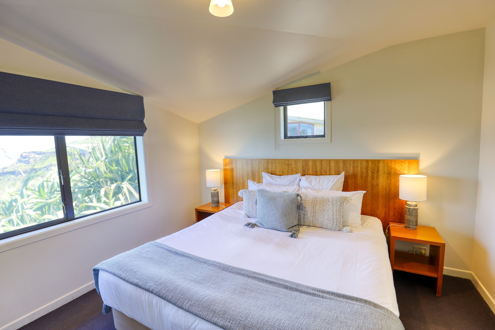2 BEDROOMS, CHALET, OCEAN VIEW, KITCHEN