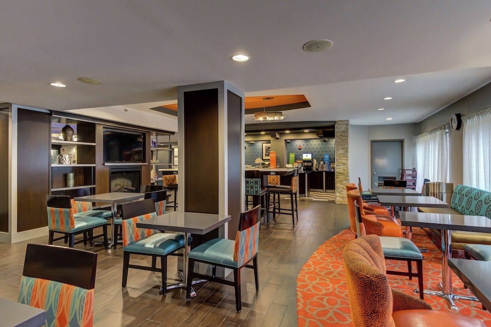 Hampton Inn Bowie 35/42
