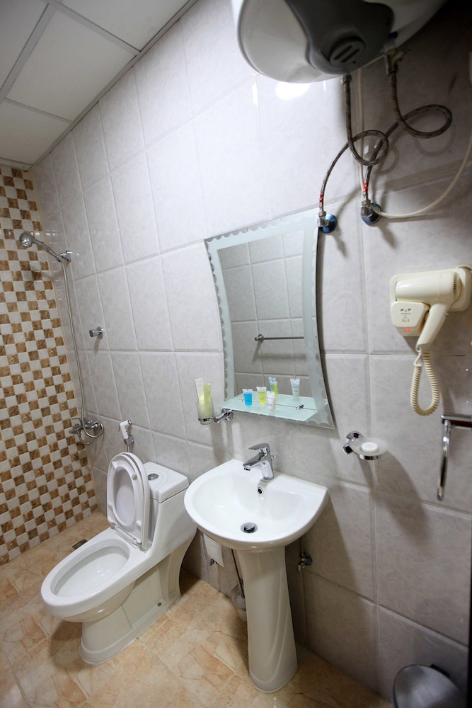فندق برج العنوان(Enwan Suites Serviced Apartments) 46/47