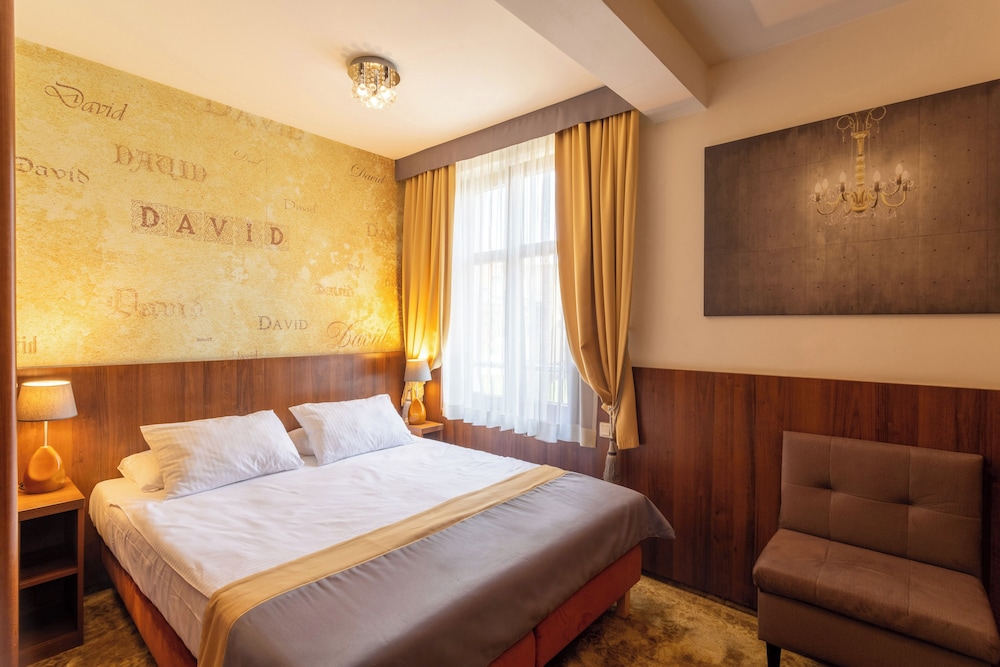 David Hotel 26/63