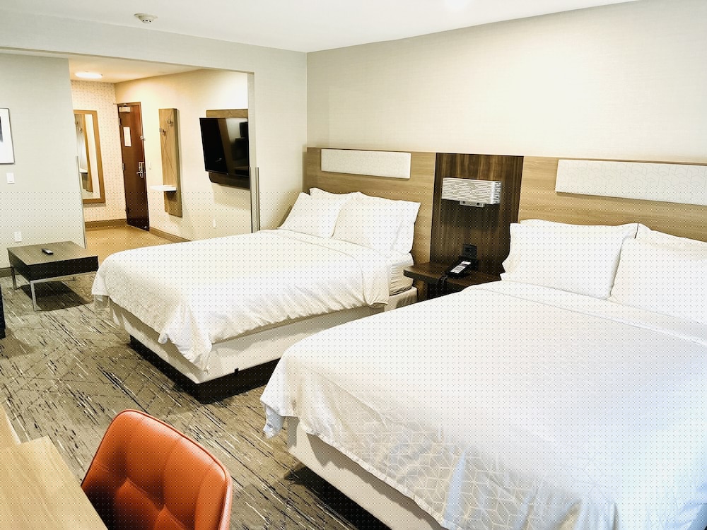 Holiday Inn Express Hotel & Suites Frazier Park 14/67