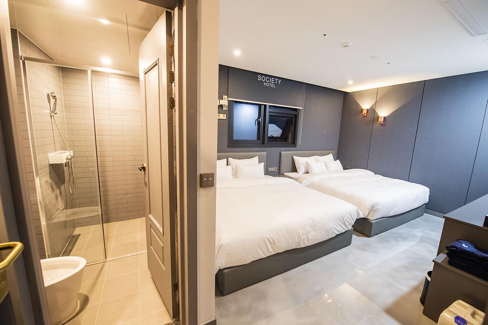Hotel Society 20/54
