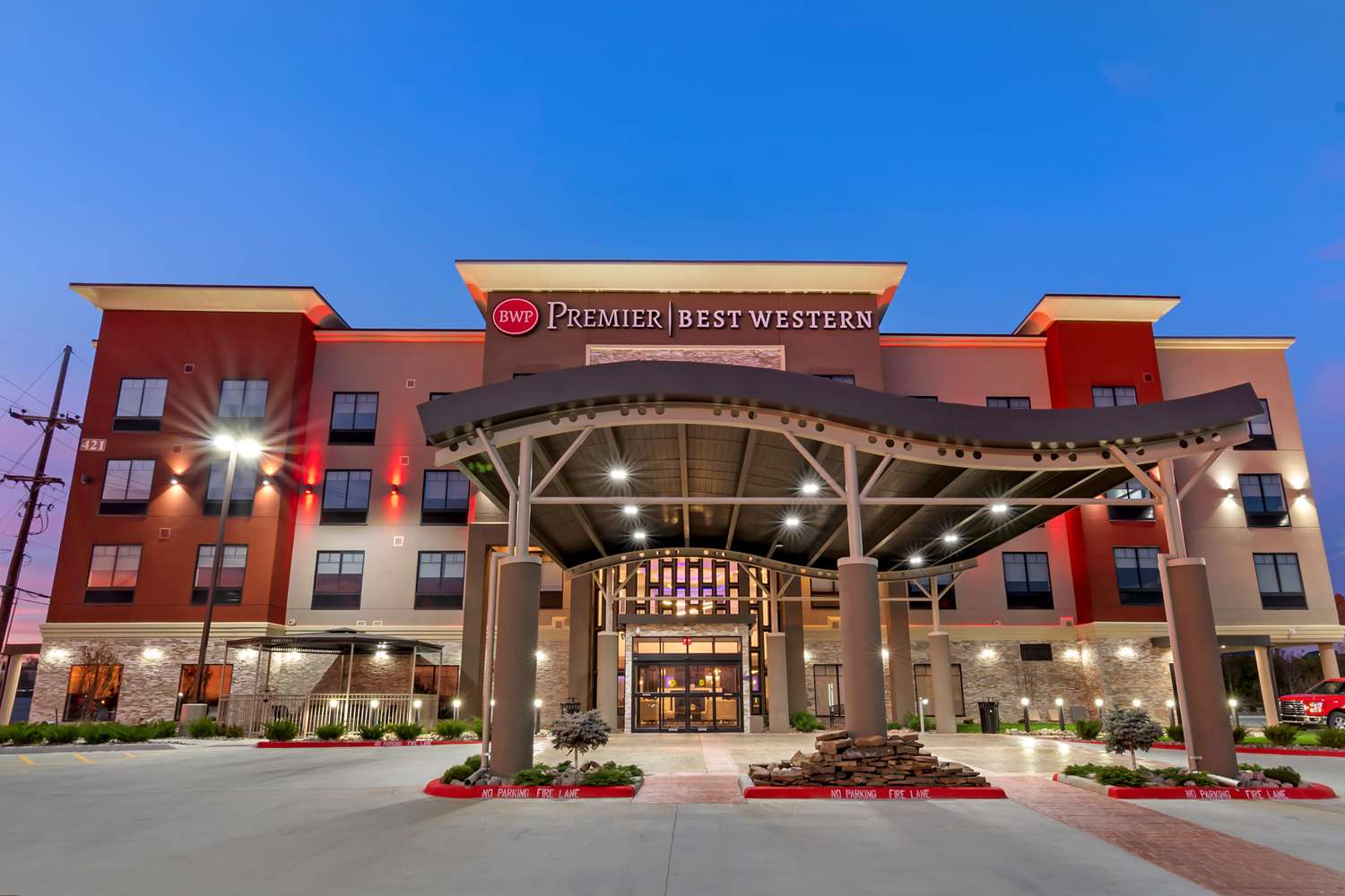 Best Western Premier Liberty Inn & Suites 2/48
