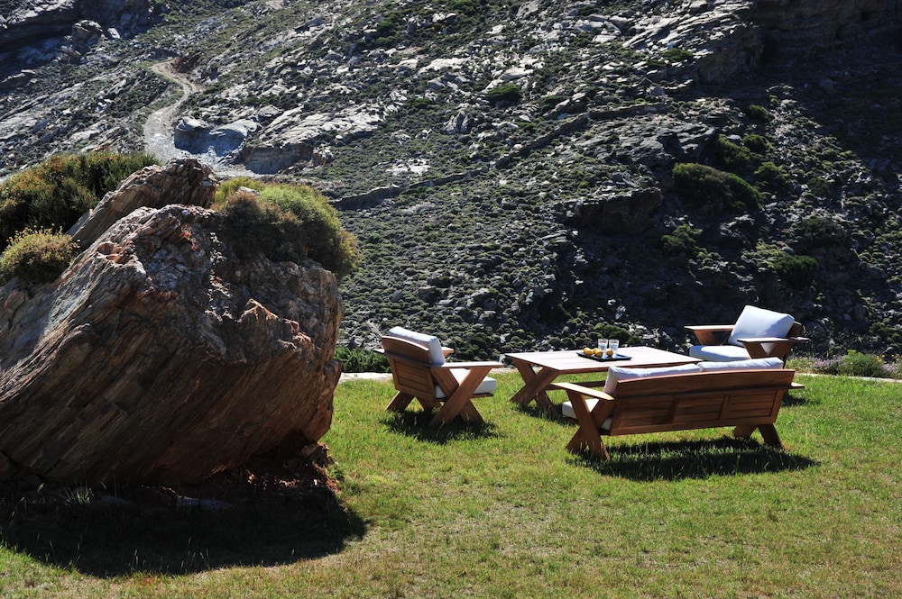 AEGEA BLUE CYCLADITIC RESORT(FOMERLY AEGEA BLUE VILLAS AND SUITES) 60/72