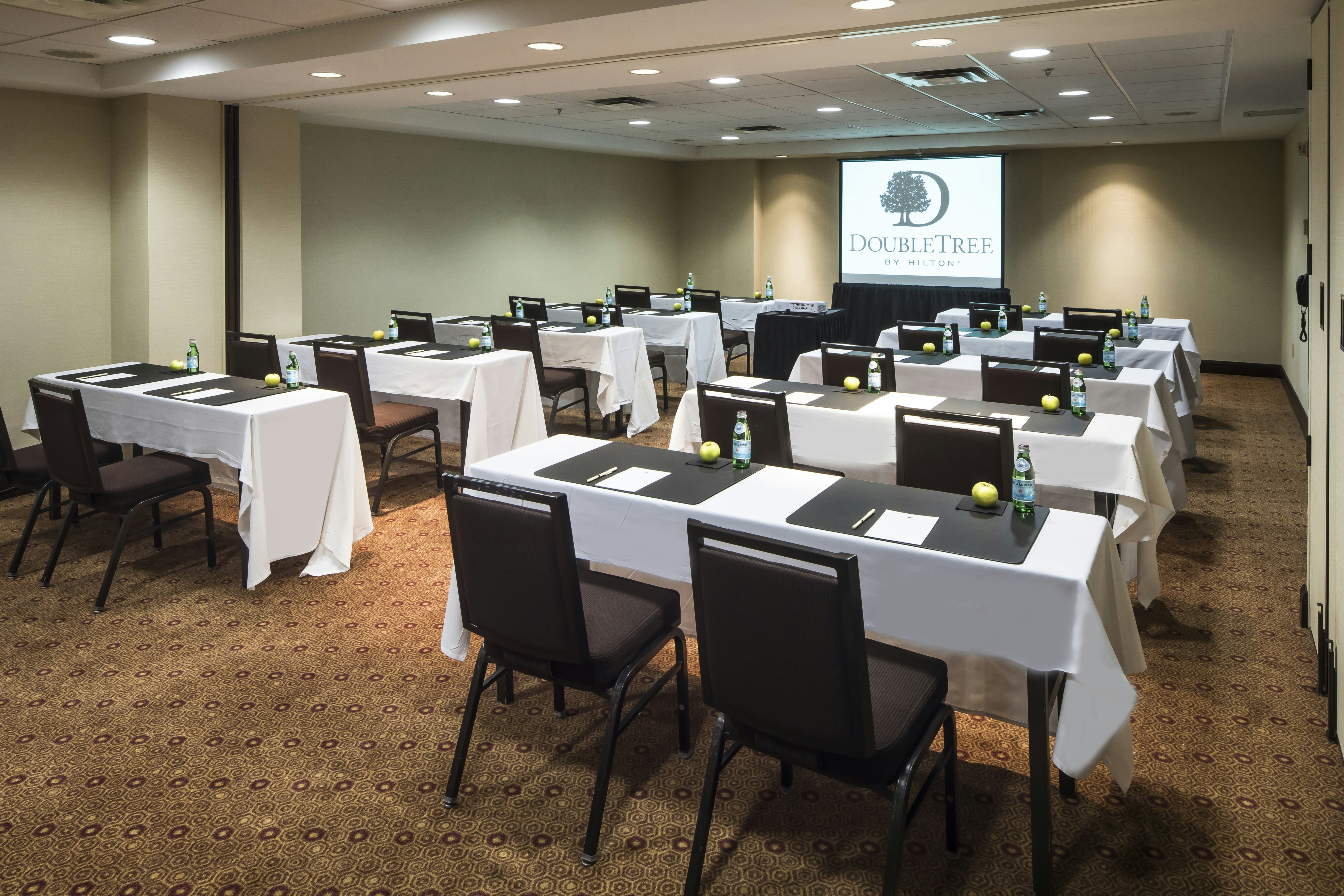 DoubleTree by Hilton Hotel & Suites Pittsburgh Downtown 72/81