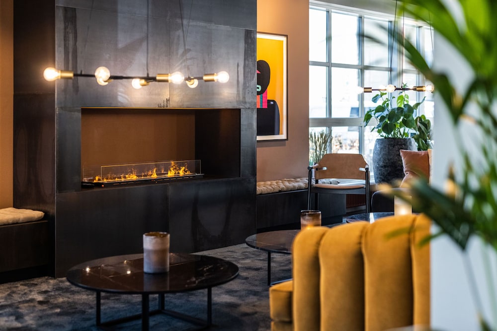 Pier 5 Hotel 51/64
