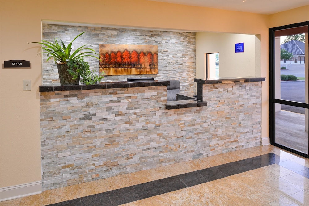 Americas Best Value Inn Tupelo Barnes Crossing 7/28