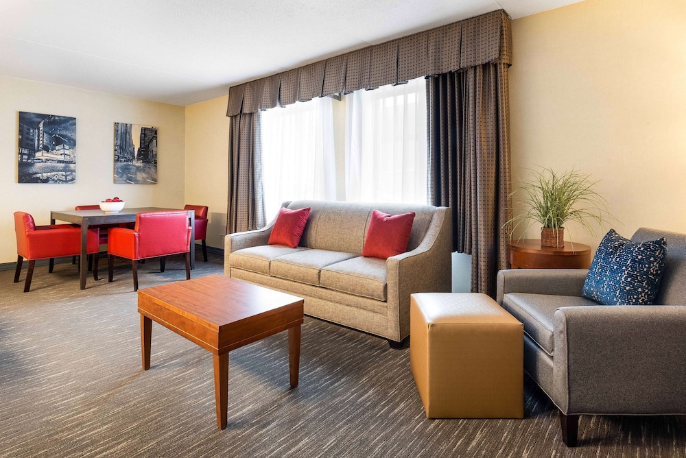 Best Western Chicago Downers Grove 23/42