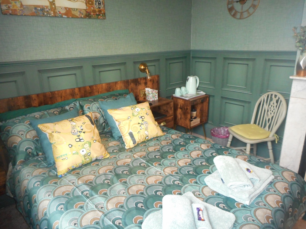 George Hotel B B 29/46