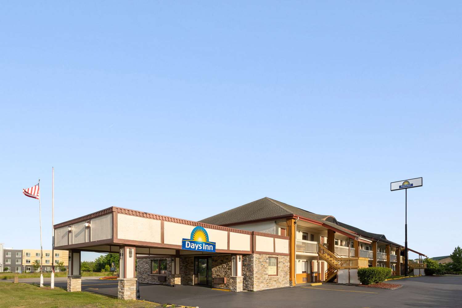 Days Inn by Wyndham Queensbury/Lake George 2/38