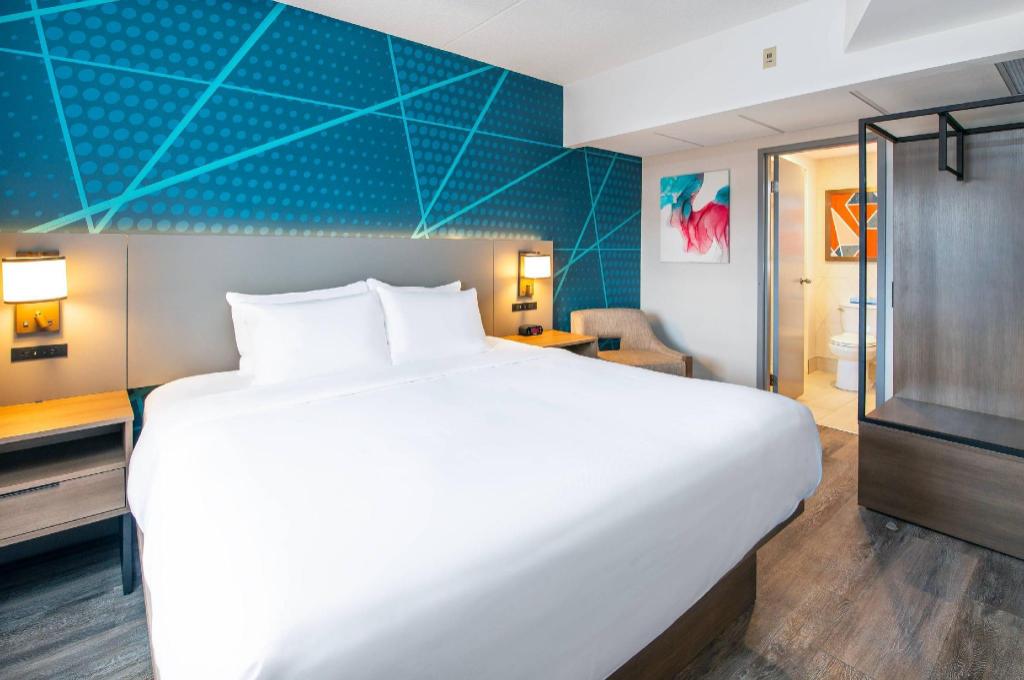 Upgrade, Suite, King Bed