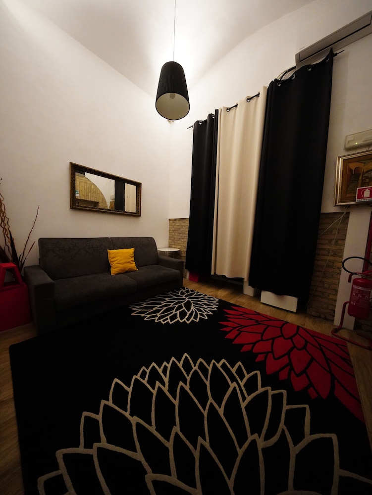 Nerva Accomodation Cavour 52/67