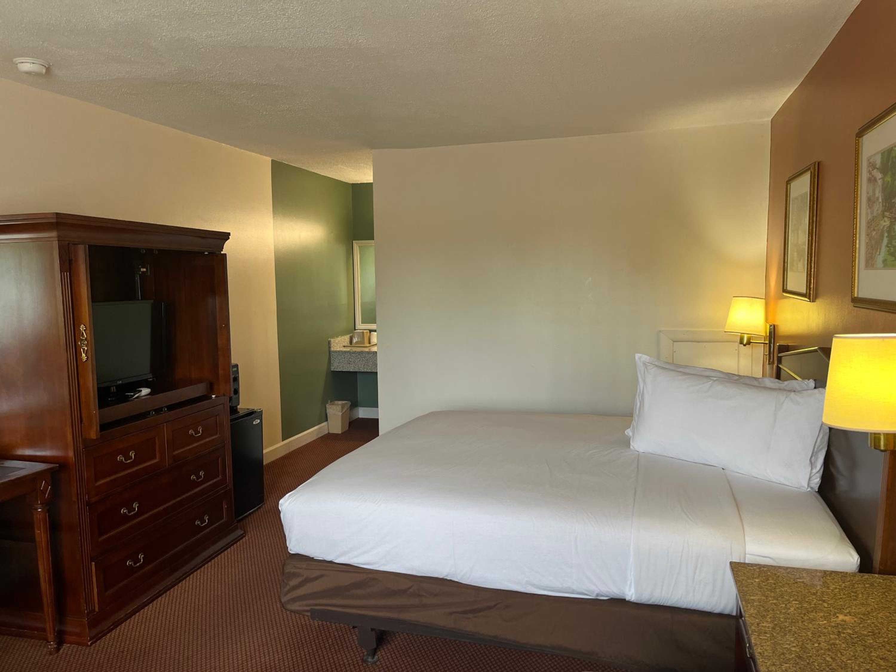 غرفة بسرير كينج للمدخنين، Motel6 Culpeper, VA 3/10