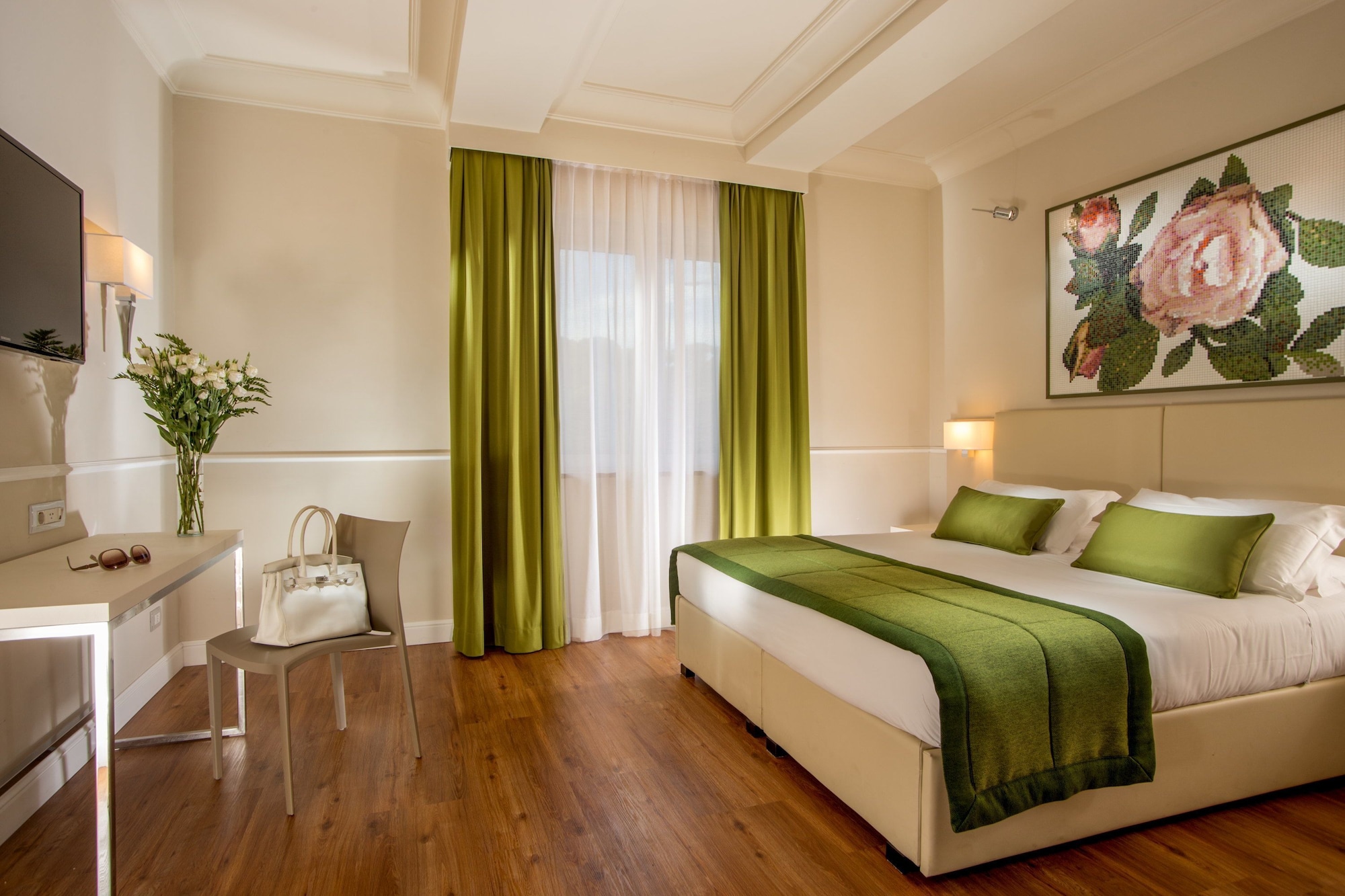 DELUXE, DOUBLE BED