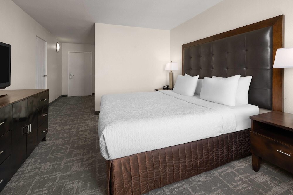 Wyndham Sacramento 26/72