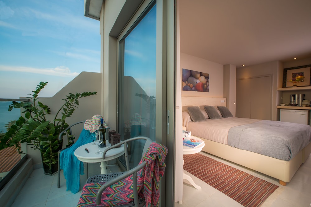 Ionian Hill Hotel 49/50