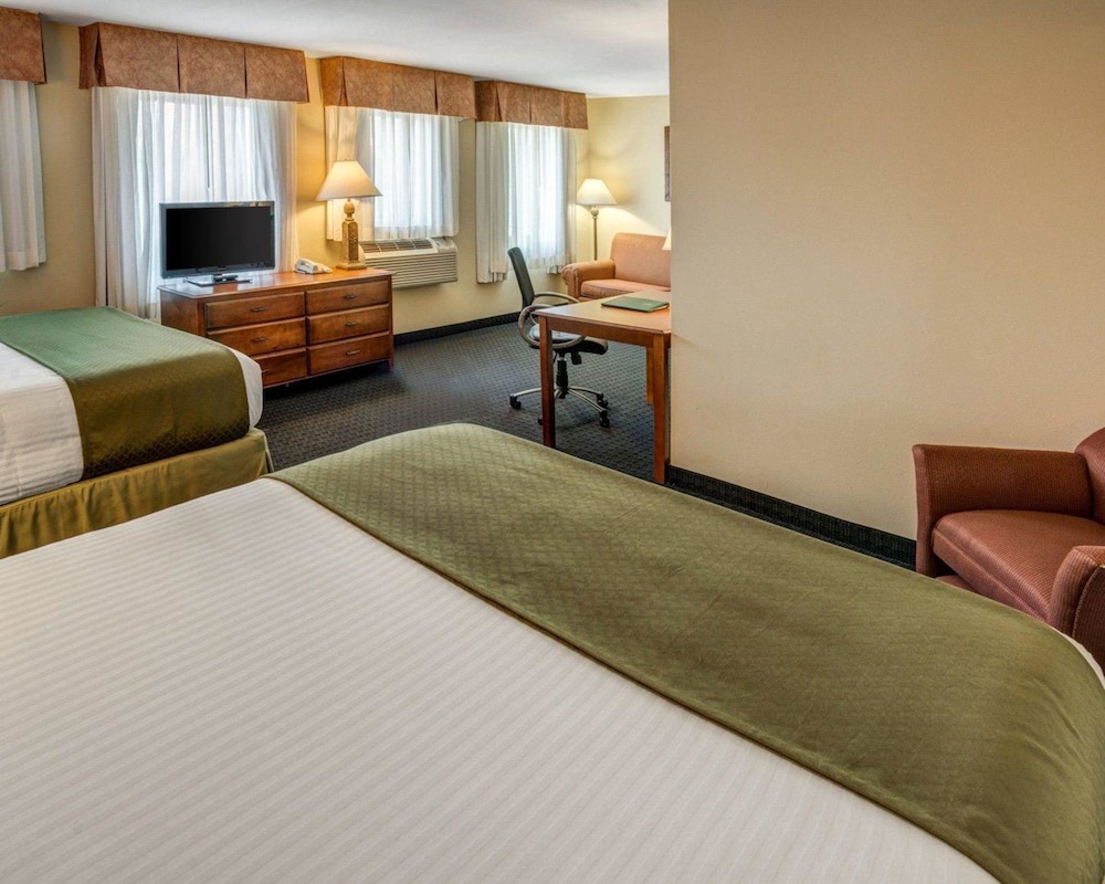 Quality Inn Ashland Lake Superior 10/49