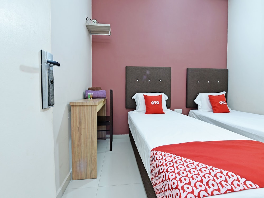 Super OYO Capital O 90556 Hotel Cherita Rooms 10/17