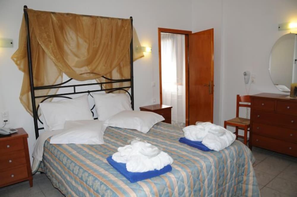 SKIATHOS ISLAND SUITES 13/50