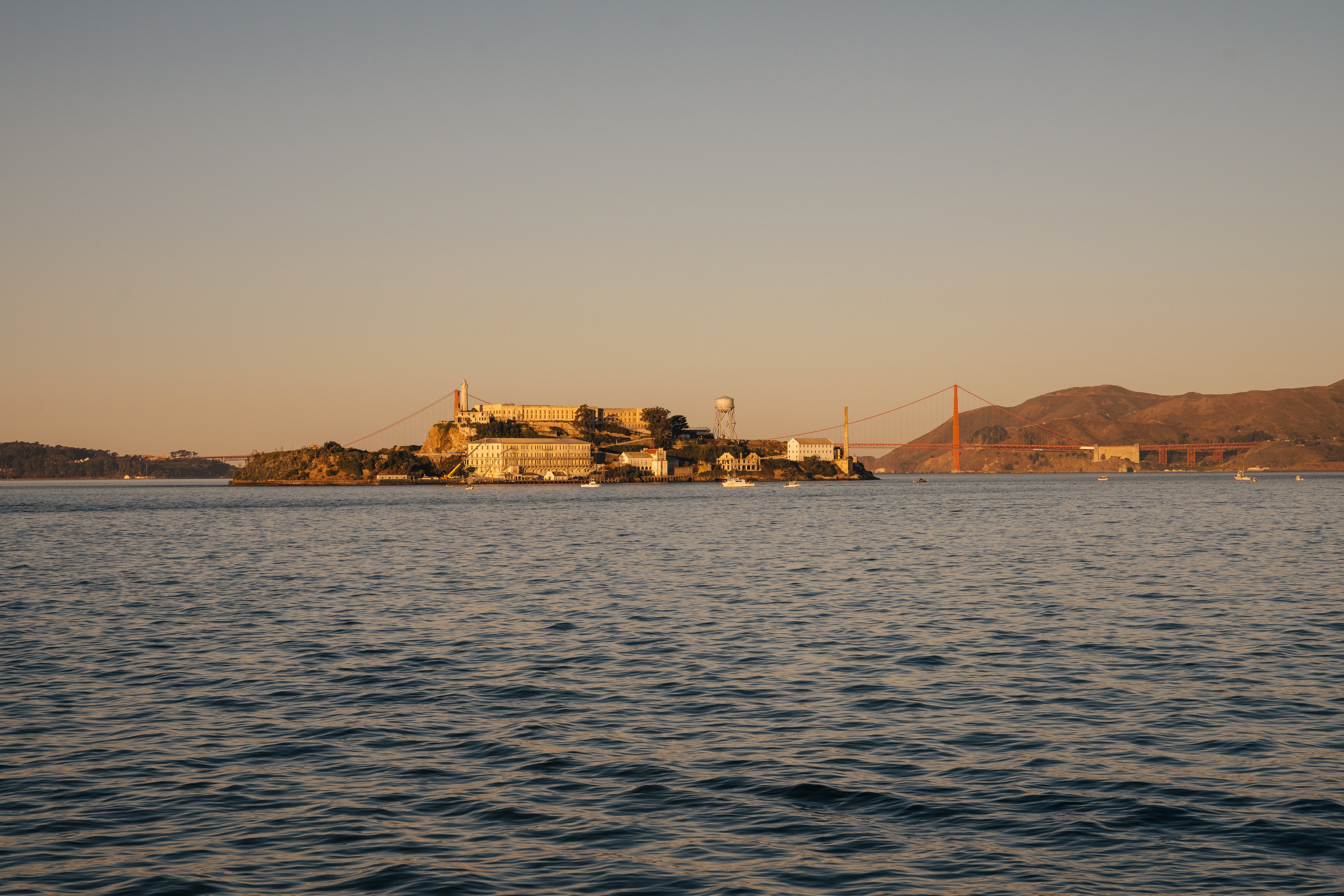 Marin Suites Hotel 76/81
