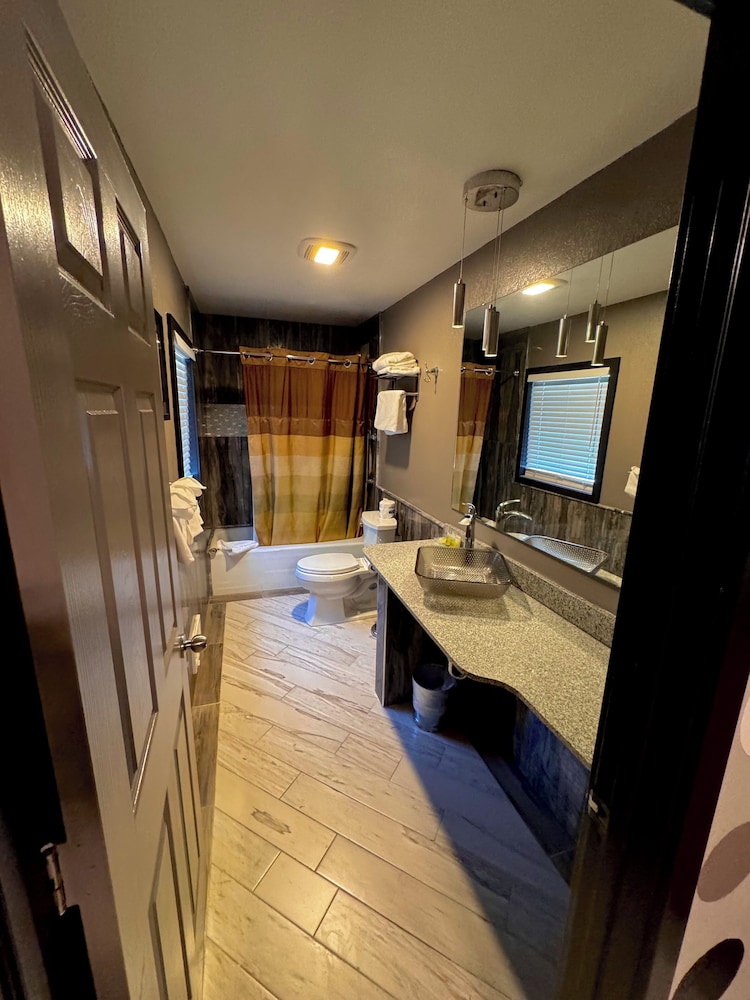 DELUXE, 2 QUEEN BEDS