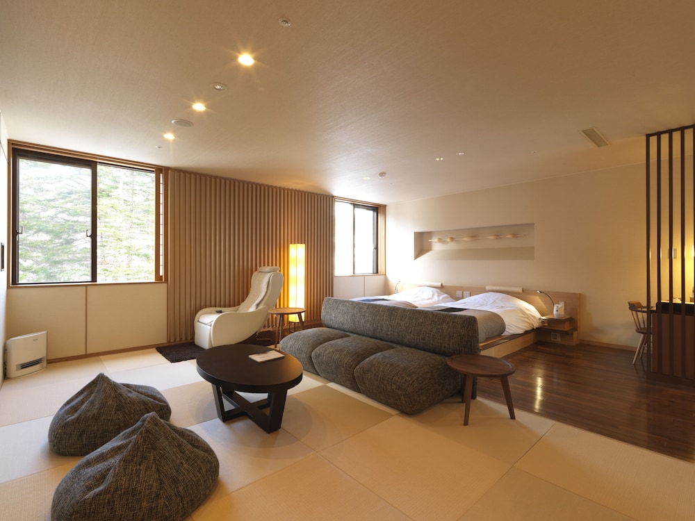 Niseko Konbu Onsen Tsuruga Besso Moku No Sho 45/70