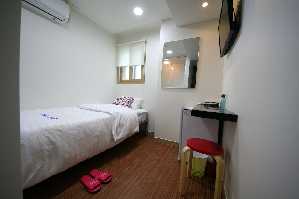 Star Guest House 24/45