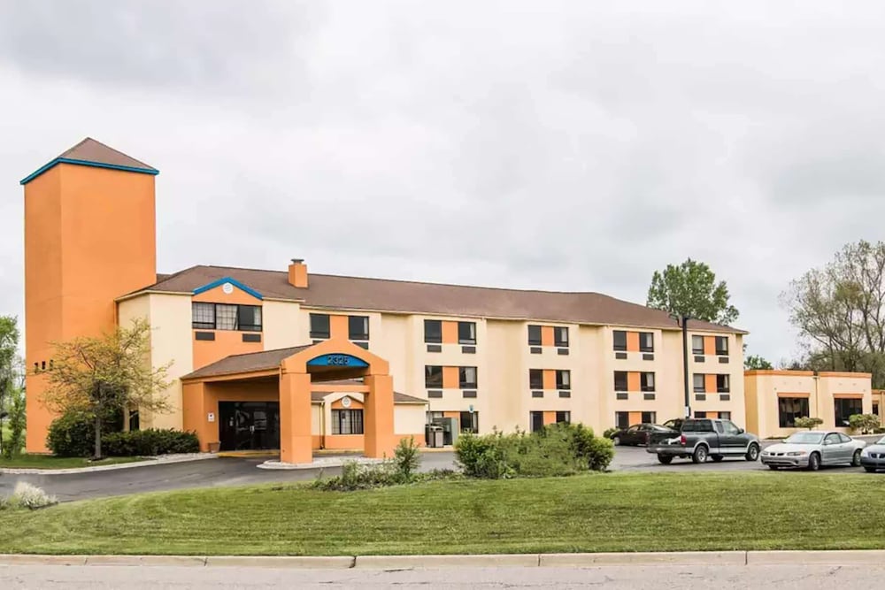 Days Inn By Wyndham Flint/Bishop International Airport 2/41