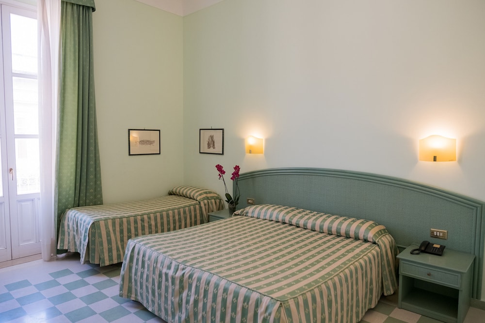 Gran Bretagna Hotel 11/36