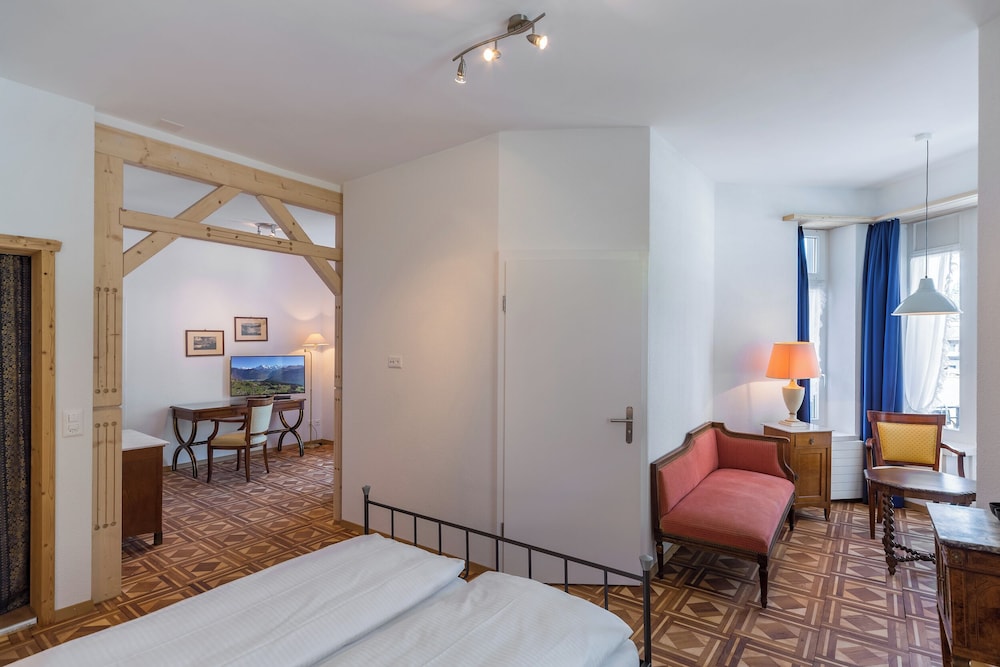 Carlton-Europe Vintage Adult Hotel 30/56
