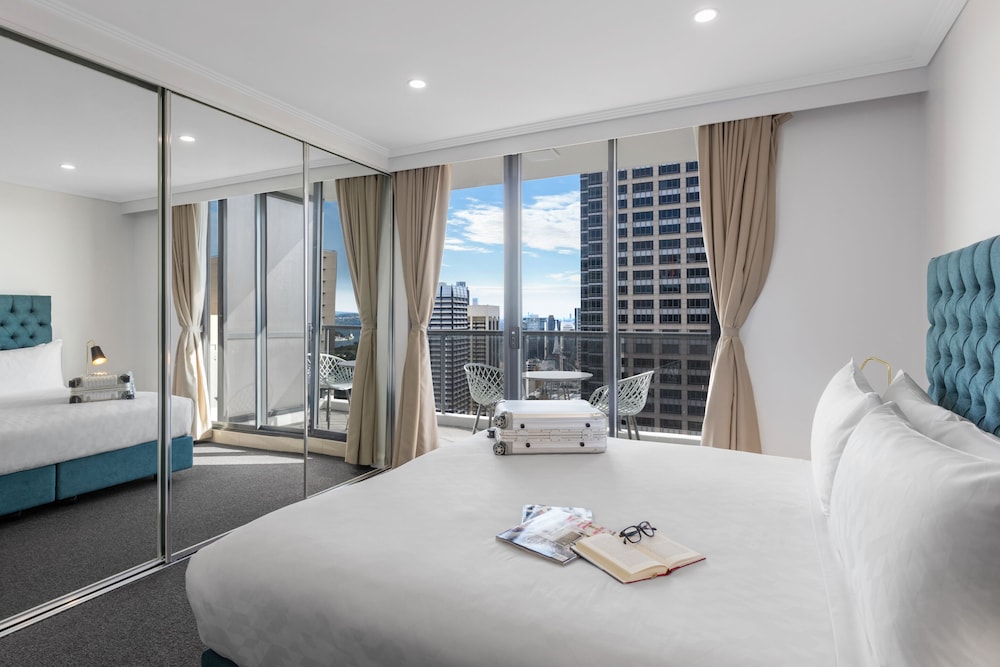 Meriton Suites Pitt Street 22/65