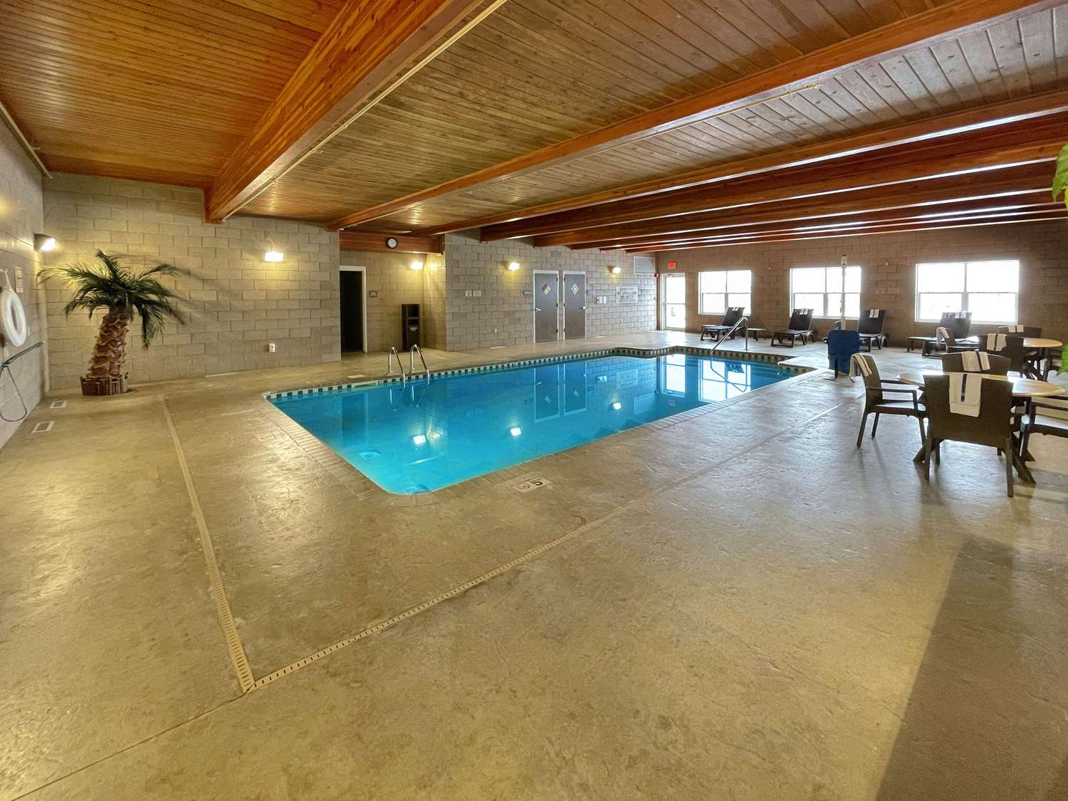 Comfort Inn & Suites Independence 2/13