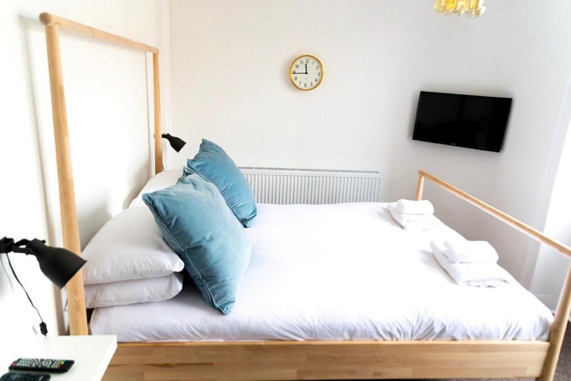 ROOM, KING BED