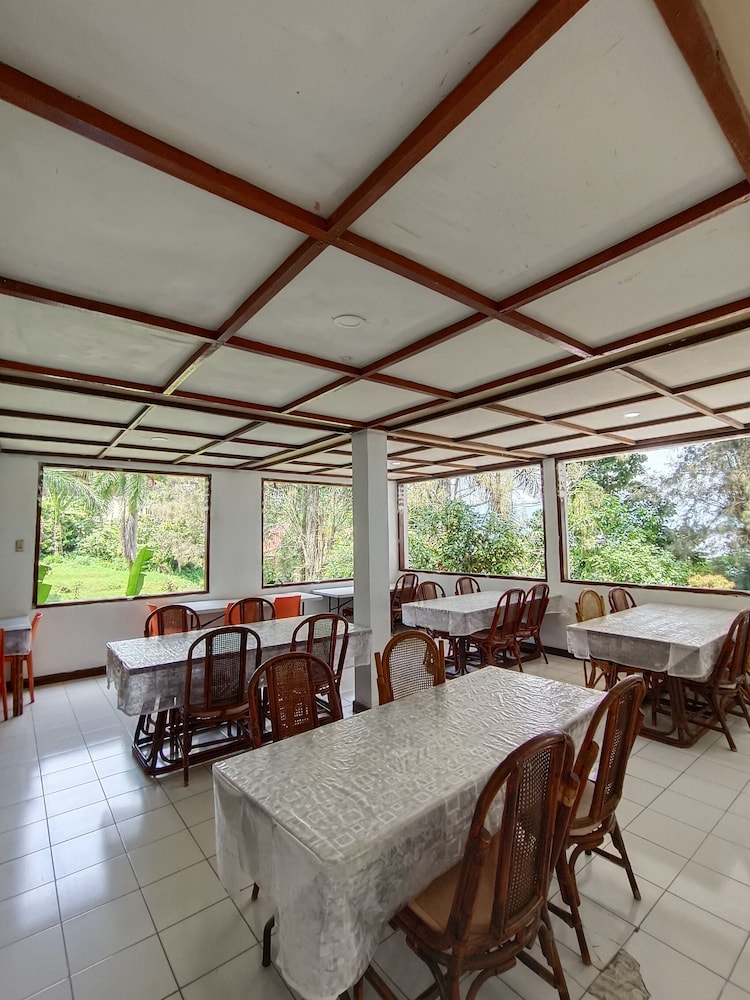 Pandu Lakeside Hotel Tuktuk 32/51