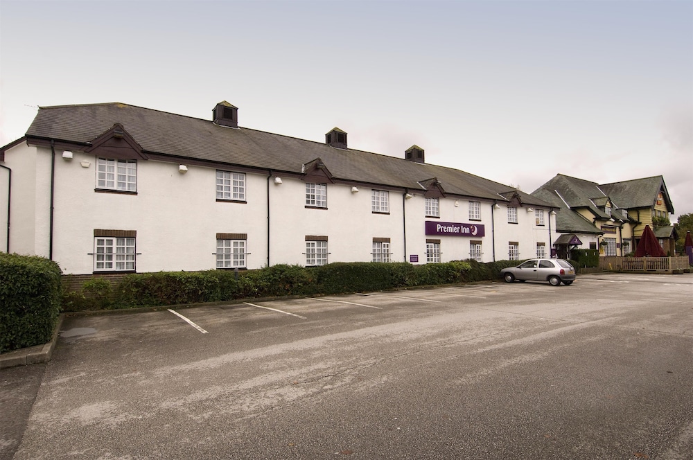 Premier Inn Wirral (Greasby) 32/37