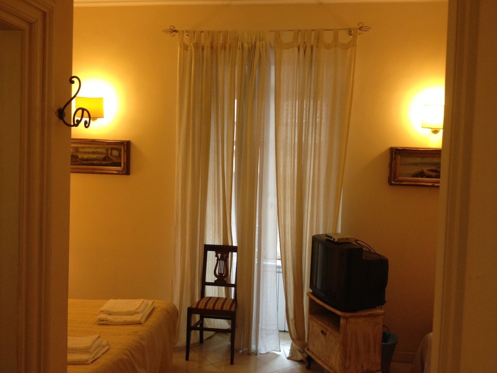 Marta Guest House 20/24
