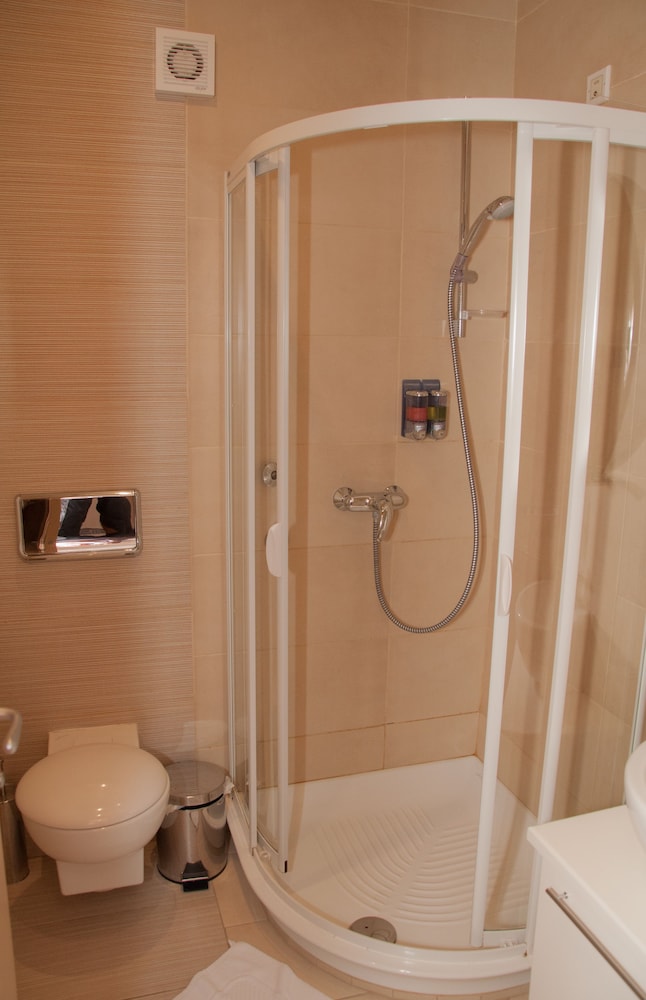 Vigor Hotel 49/50