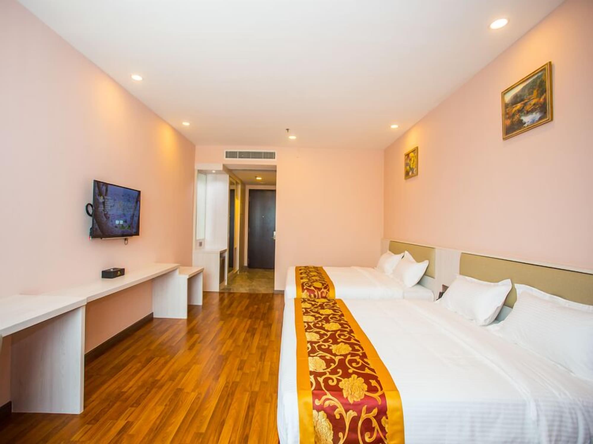 DELUXE, DOUBLE BED