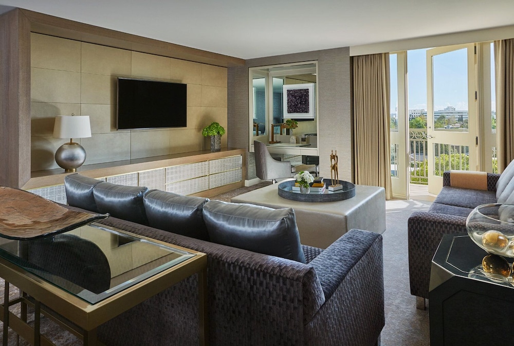 L Ermitage Beverly Hills 33/67