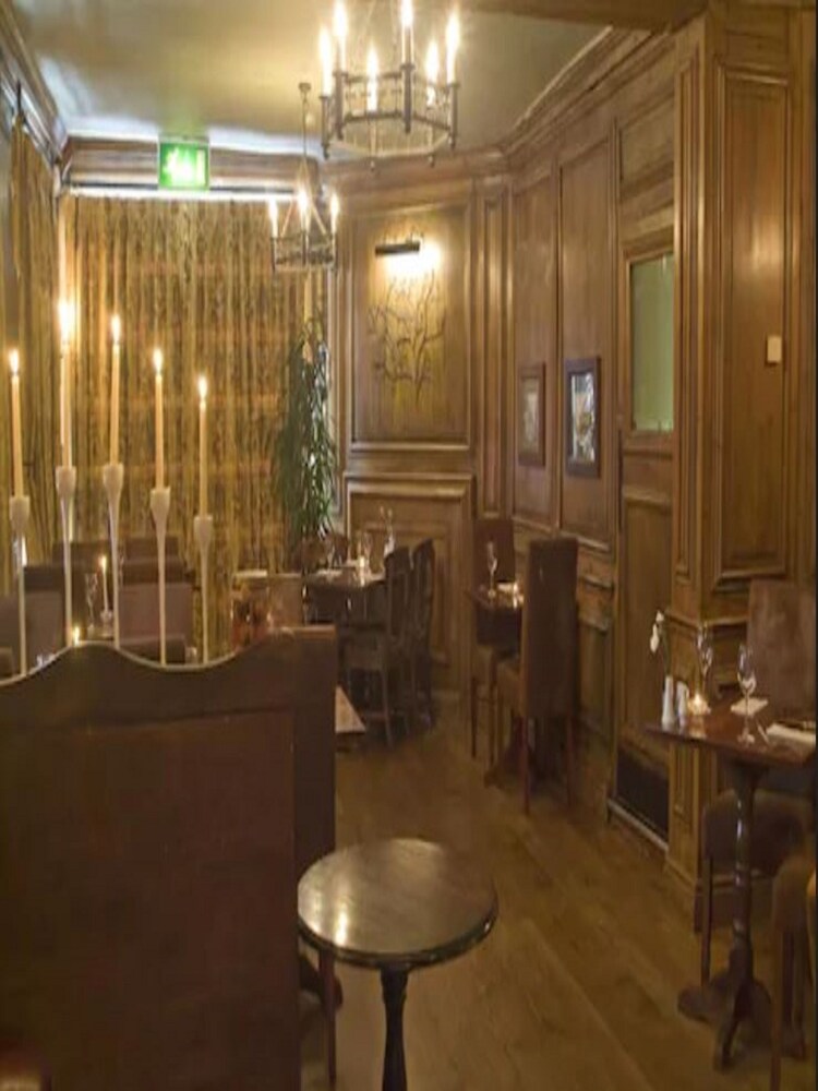 The White Hart Hotel 47/56