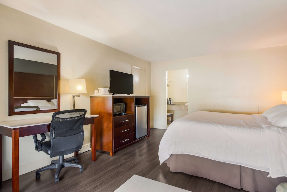 SureStay Hotel By Best Western Sarasota Lido Beach 11/33