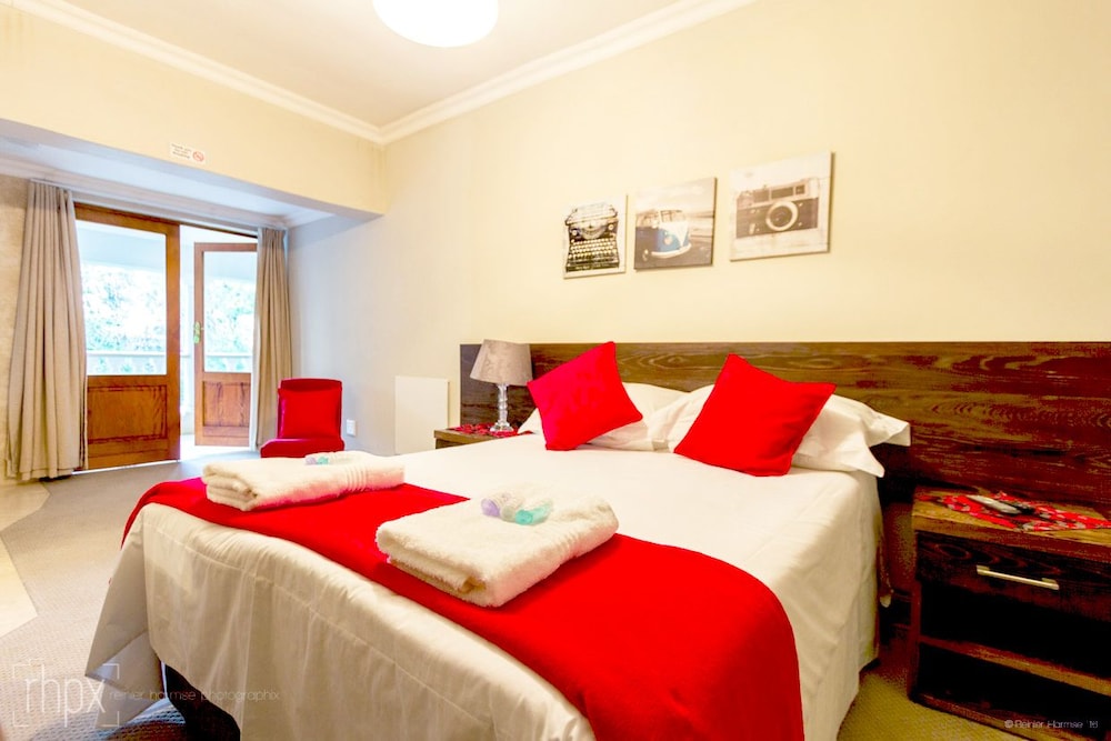 OR Tambo Guest House 12/49