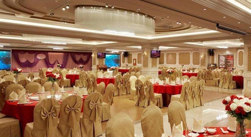 Vienna International Hotel (Shenzhen North Railway Station) 33/54